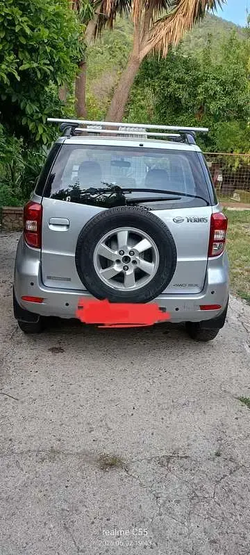 Usata Daihatsu Terios 86 CV (63 kW) 2007 Argento SUV