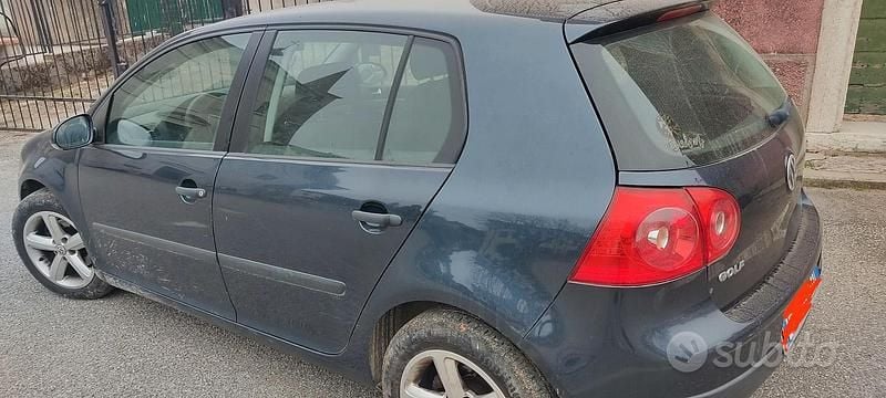 Usata VW Golf V 105 CV (77 kW) 2005 Utilitaria