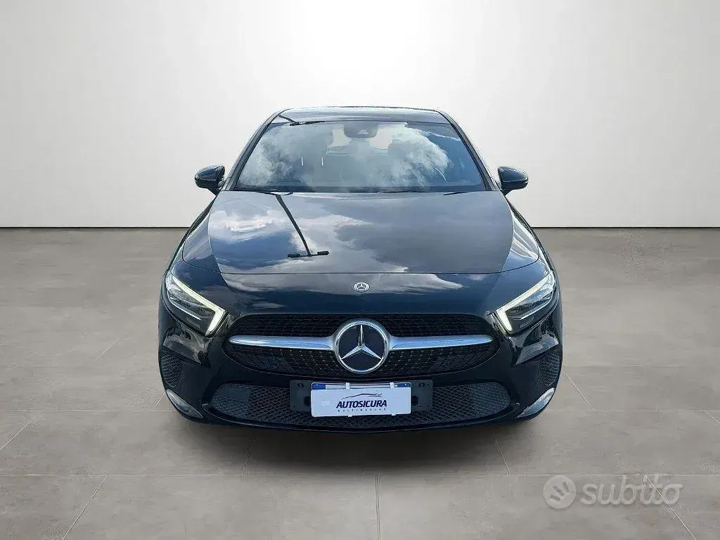 Usata Mercedes A180 116 CV (85 kW) 2020 Nero Berlina