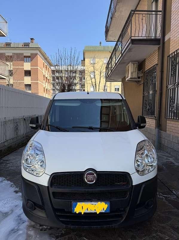 Usata Fiat Doblò Emotion 105 CV (77 kW) 2011 Monovolume