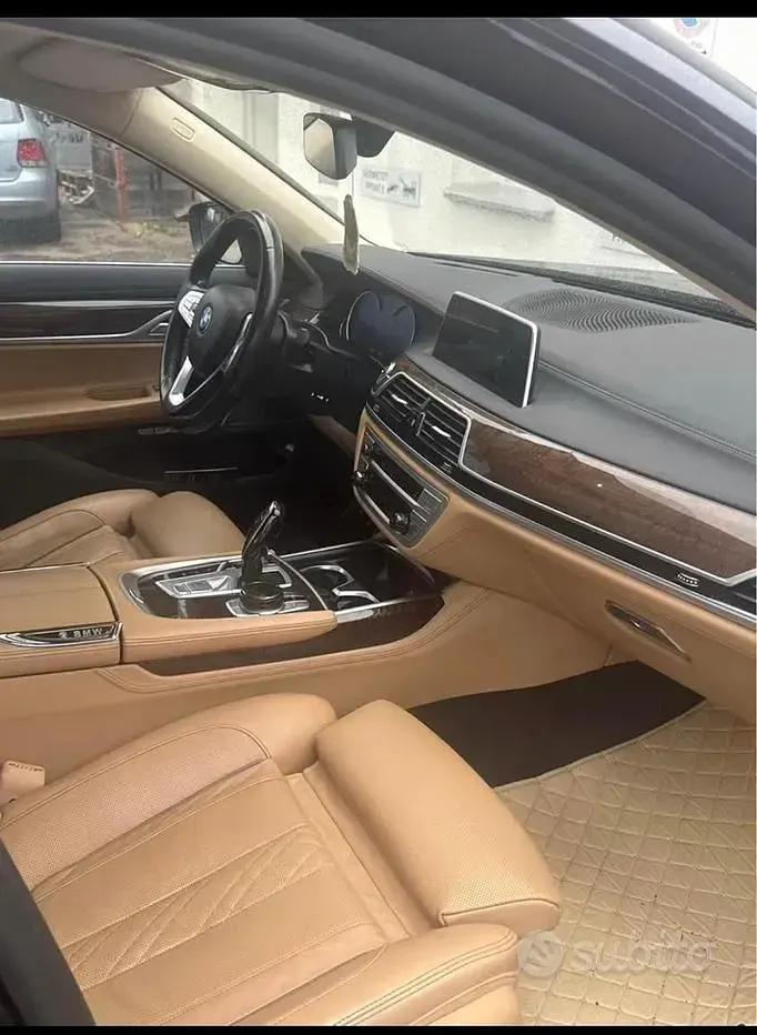 Usata BMW 750 M Performance 450 CV (330 kW) 2018 Berlina