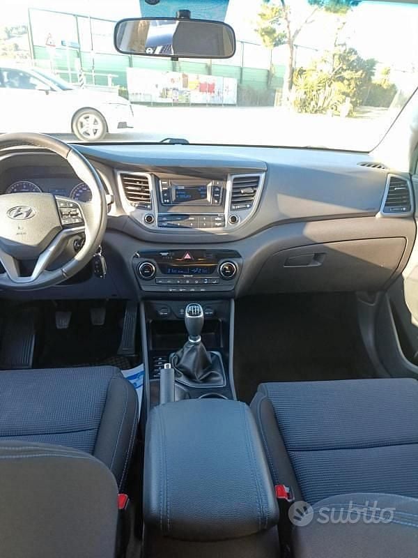 Usata Hyundai Tucson Xpossible 116 CV (85 kW) 2016 Grigio SUV