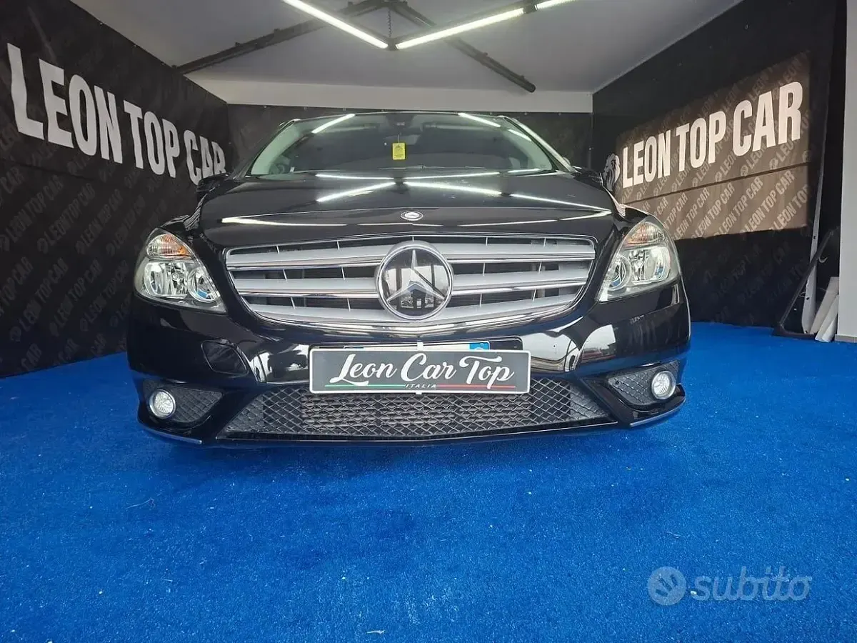 Usata Mercedes B180 109 CV (80 kW) 2015 Nero Monovolume