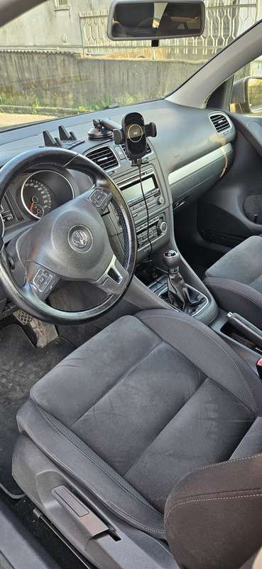 Usata 2010 VW Golf VI Highline Tre volumi | 7200 € (Cara) - Immagine 1/3