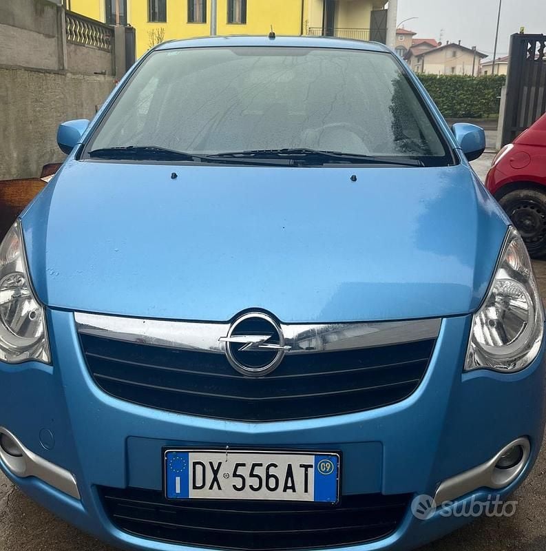 Usata Opel Agila 2009 Blu Utilitaria