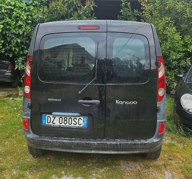 Usata Renault Kangoo 65 CV (47 kW) 2010 Nero Monovolume