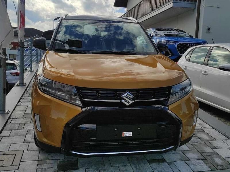 Nuova Suzuki Vitara 129 CV (94 kW) 2025 Oro SUV