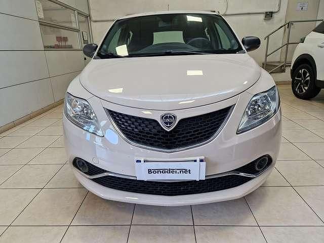 Beige Usata 2017 Lancia Ypsilon Silver Due volumi | 8900 € (Buon prezzo) - Immagine 1/4
