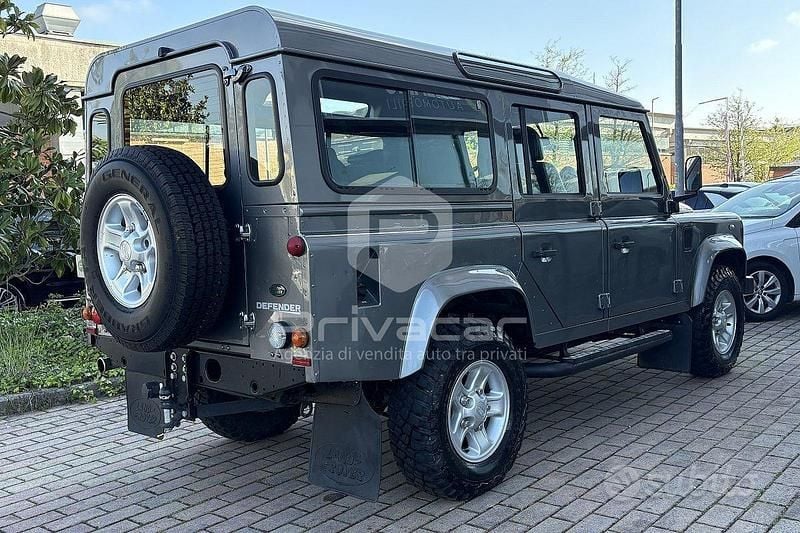 Usata Land Rover Defender SE 122 CV (89 kW) 2009 Grigio Station wagon