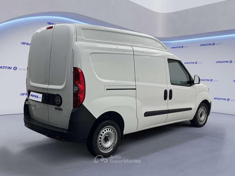 Usata Fiat Doblò Business 105 CV (77 kW) 2021 Bianco Monovolume