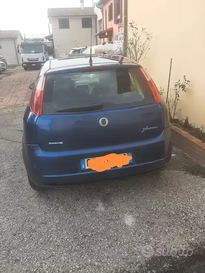 Usado Fiat Punto 65 CV (47 kW) 2009 Azul Utilitario