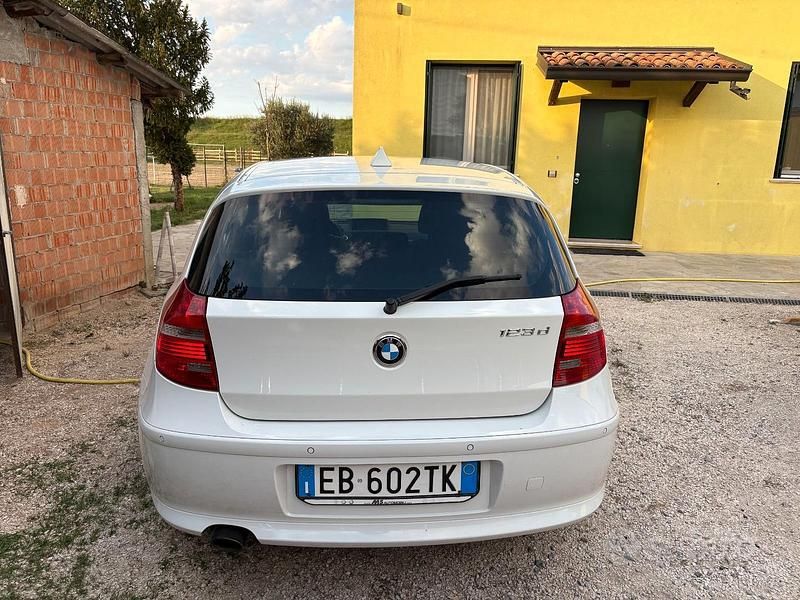Usata BMW 123 204 CV (150 kW) 2010 Bianco Utilitaria