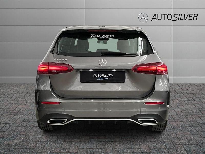 Usata Mercedes B180 Advanced Plus 116 CV (85 kW) 2024 Grigio montagna / metallizzato Utilitaria