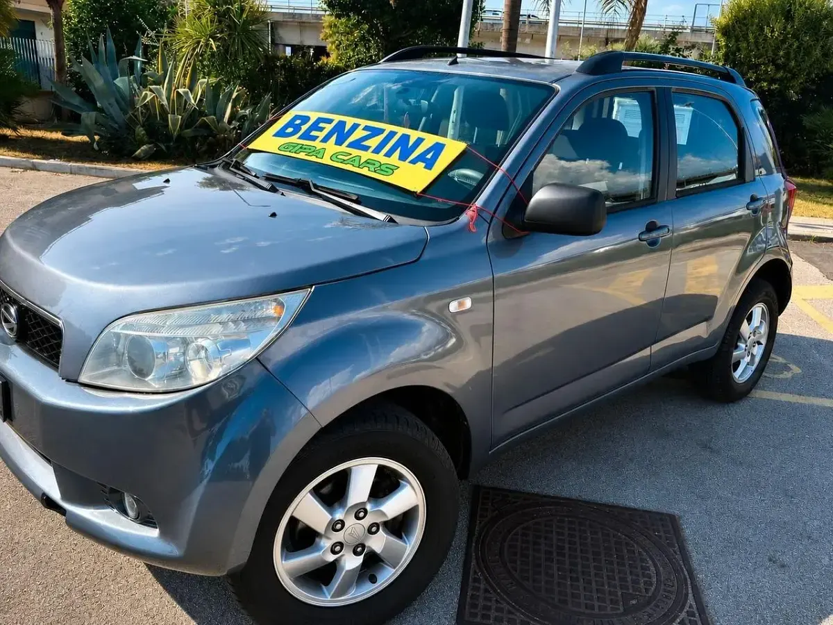 Usata Daihatsu Terios 105 CV (77 kW) 2006 Grigio SUV