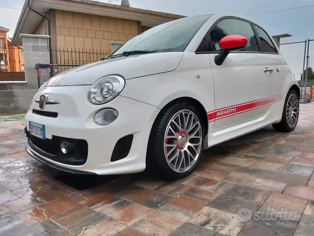 Usata Abarth 500 135 CV (99 kW) 2008 Bianco Utilitaria