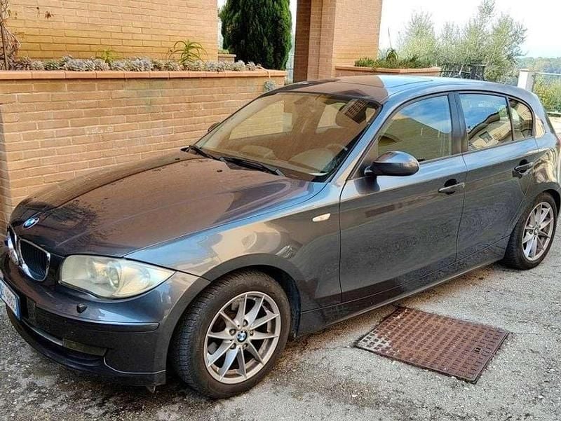 Grigio Usata 2006 BMW 116 Due volumi | 5400 € (Buon prezzo) - Immagine 1/4