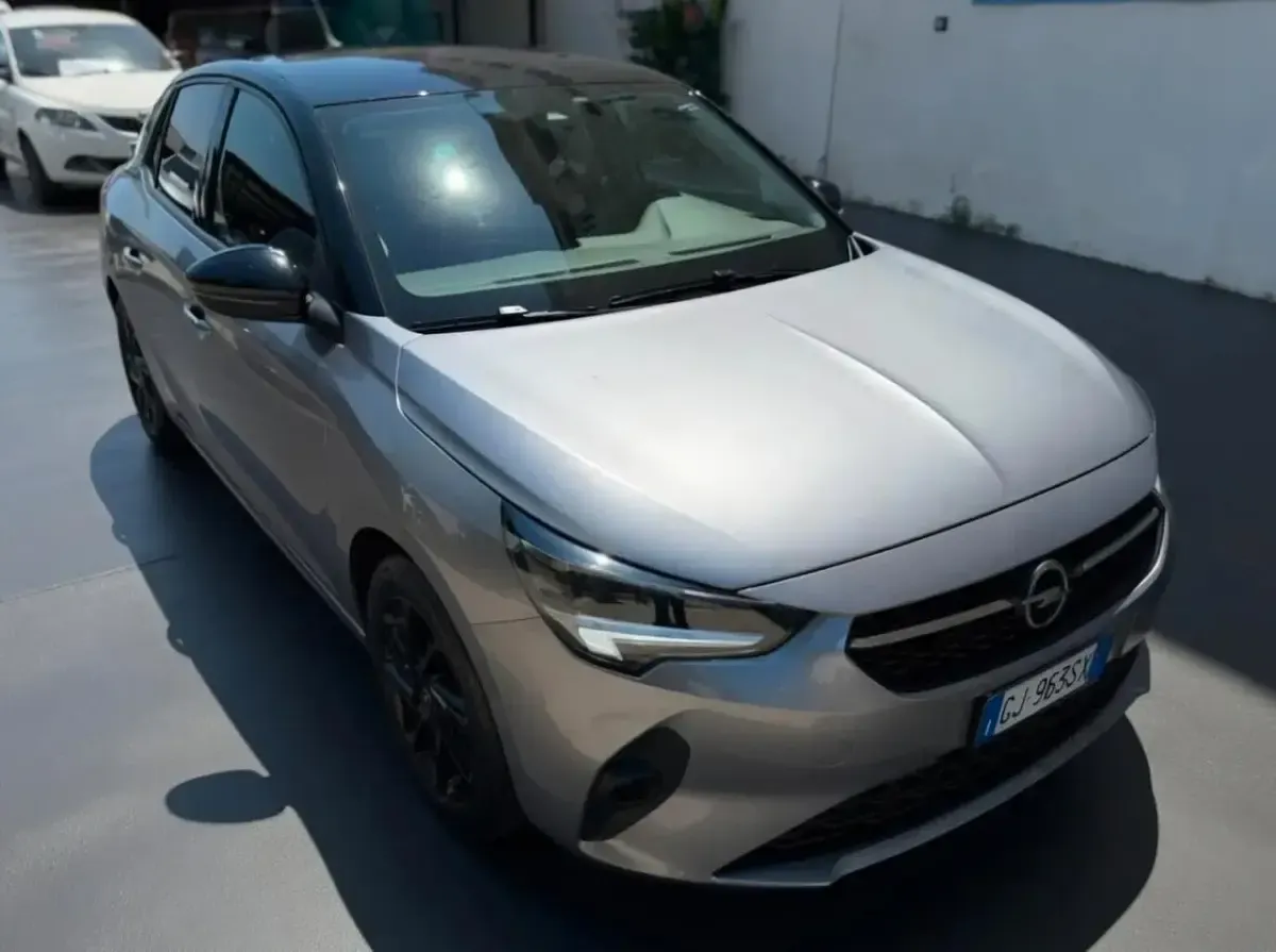 Usata Opel Corsa Design & Tech 75 CV (55 kW) 2022 Argento Utilitaria