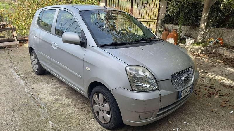Usata Kia Picanto EX 65 CV (47 kW) 2004 Grigio Utilitaria