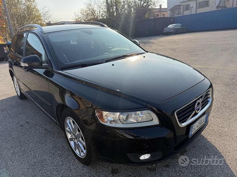 Usata Volvo V50 R-Design 115 CV (84 kW) 2012 Nero Station wagon