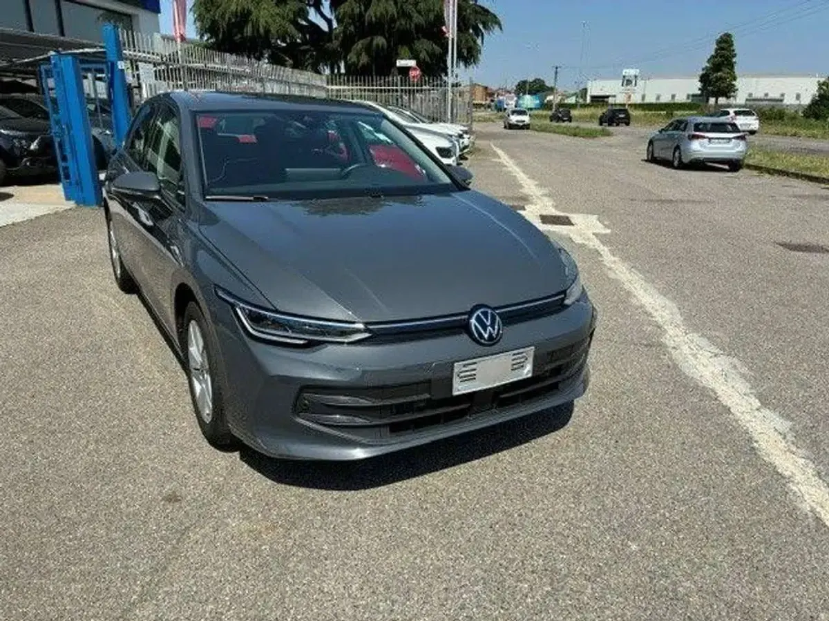 Usata VW Golf VIII Executive 110 CV (80 kW) 2025 Grigio Berlina