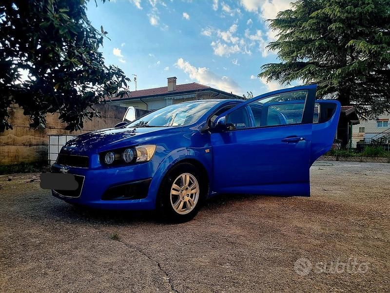 Usata Chevrolet Aveo 2014 Blu Utilitaria