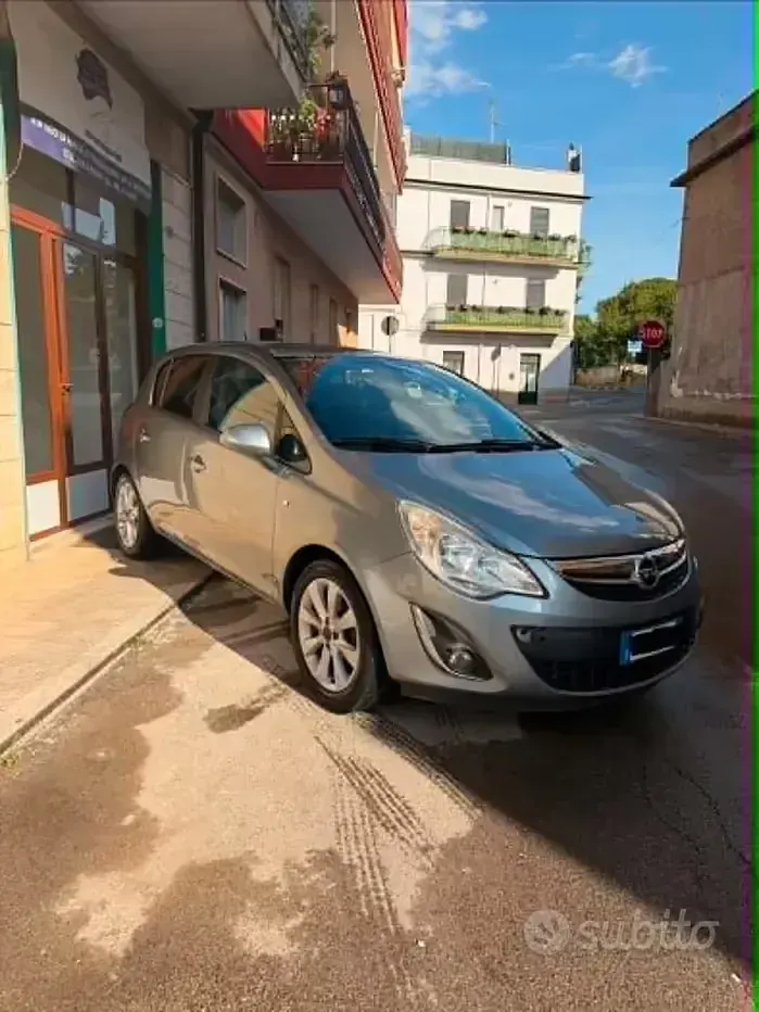 Usata Opel Corsa 86 CV (63 kW) 2012 Grigio Utilitaria