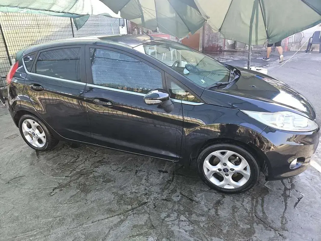 Usata Ford Fiesta Titanium 82 CV (60 kW) 2009 Berlina