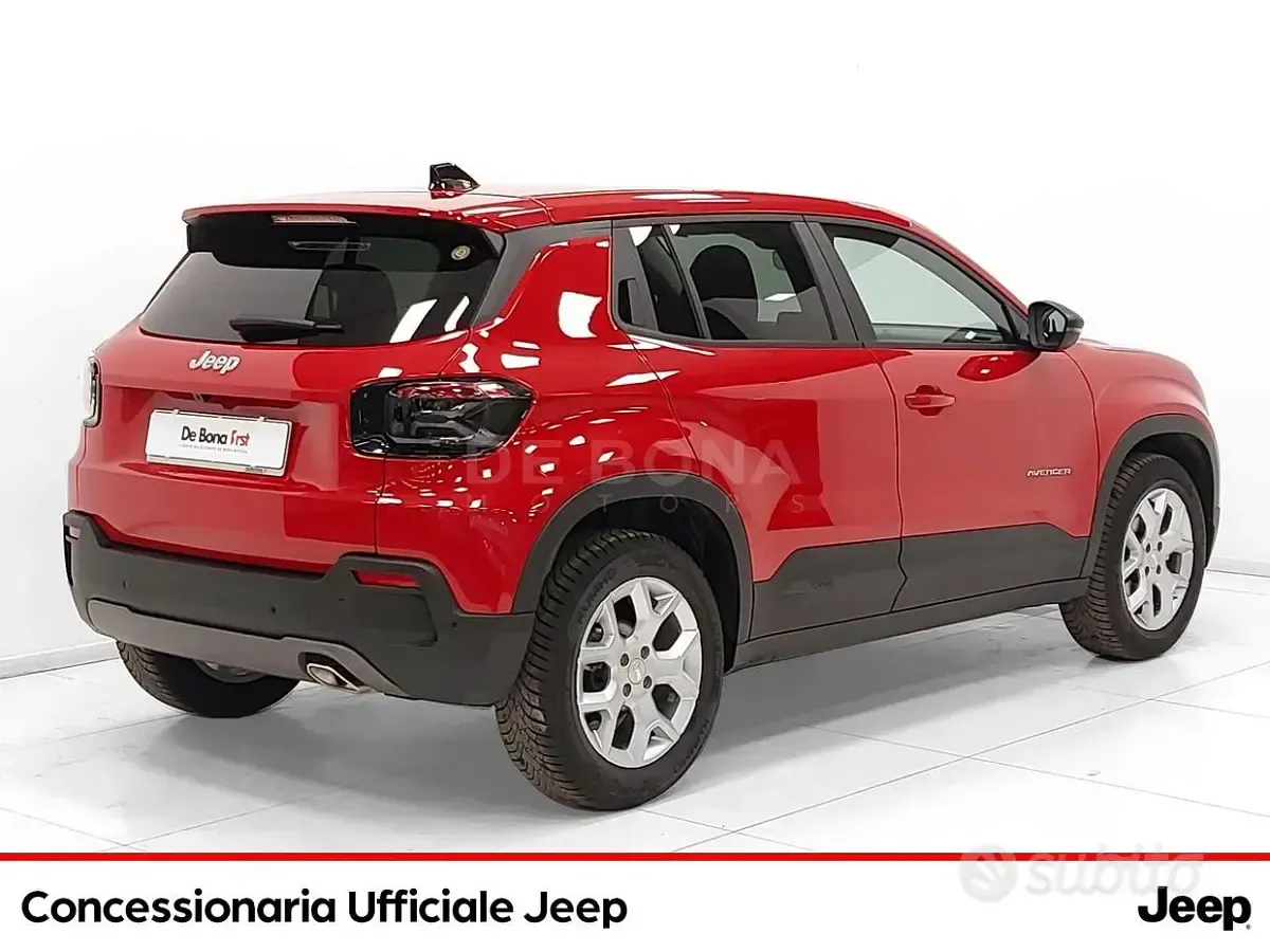 Usata Jeep Avenger Longitude 101 CV (74 kW) 2024 Rosso SUV