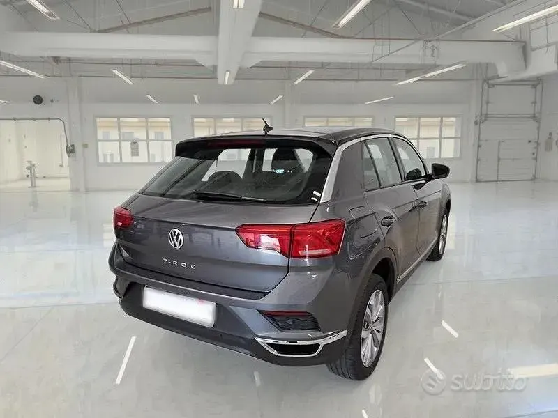 Usata VW T-Roc Style 115 CV (84 kW) 2020 Grigio SUV