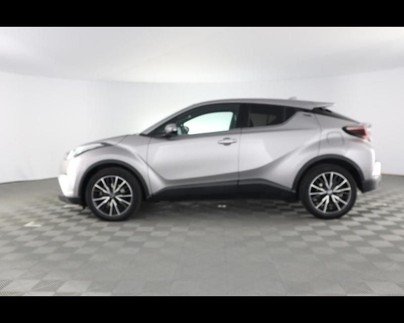 Usata Toyota C-HR Lounge 116 CV (85 kW) 2017 Grigio / pastello SUV