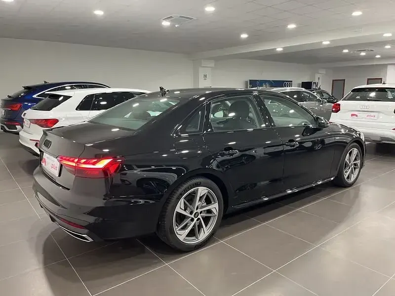 Usata Audi A4 S-Line 163 CV (119 kW) 2024 Nero mythos metallizzato Berlina
