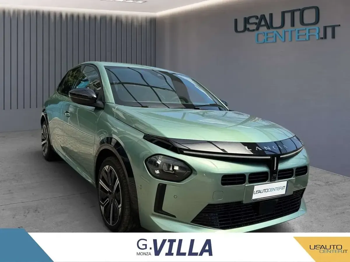 Usata Lancia Ypsilon 110 CV (80 kW) 2025 Verde Utilitaria