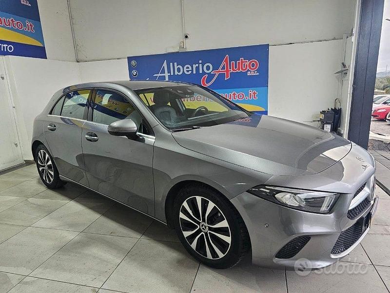 Usata Mercedes A180 Business 116 CV (85 kW) 2021 Grigio Berlina