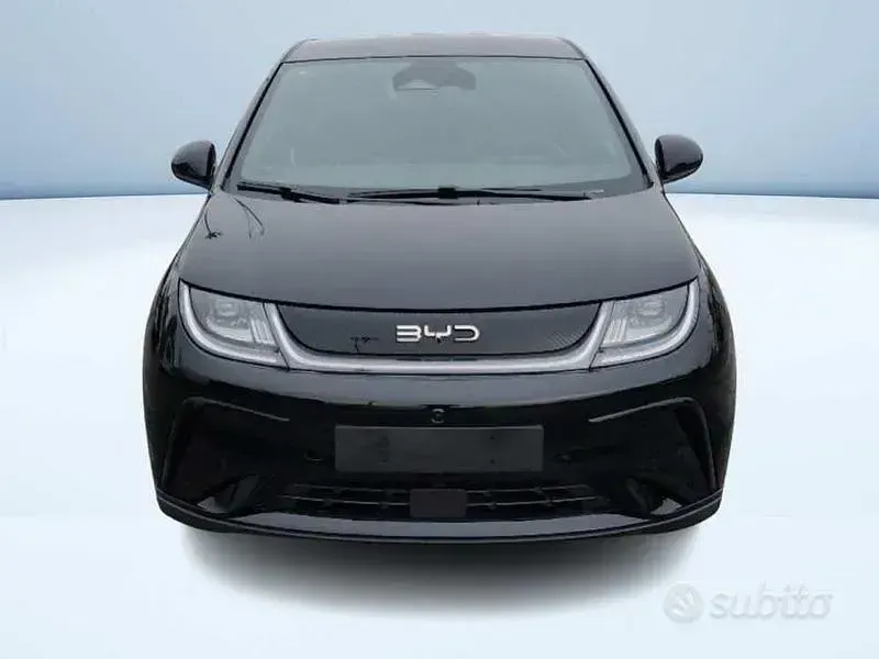 Nuova BYD Dolphin Design 150 kW (204 CV) 2026 Nero Utilitaria