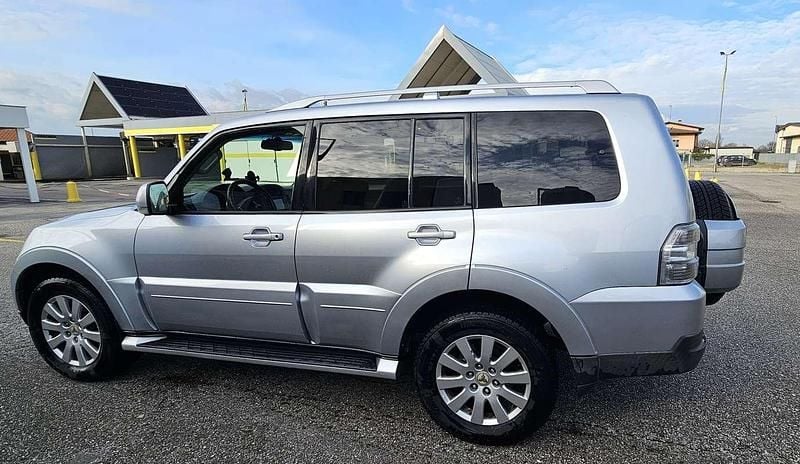 Usata Mitsubishi Pajero Instyle 170 CV (125 kW) 2007 Argento SUV