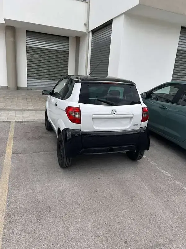 Usata Aixam City 68 CV (50 kW) 2011 Bianco Utilitaria