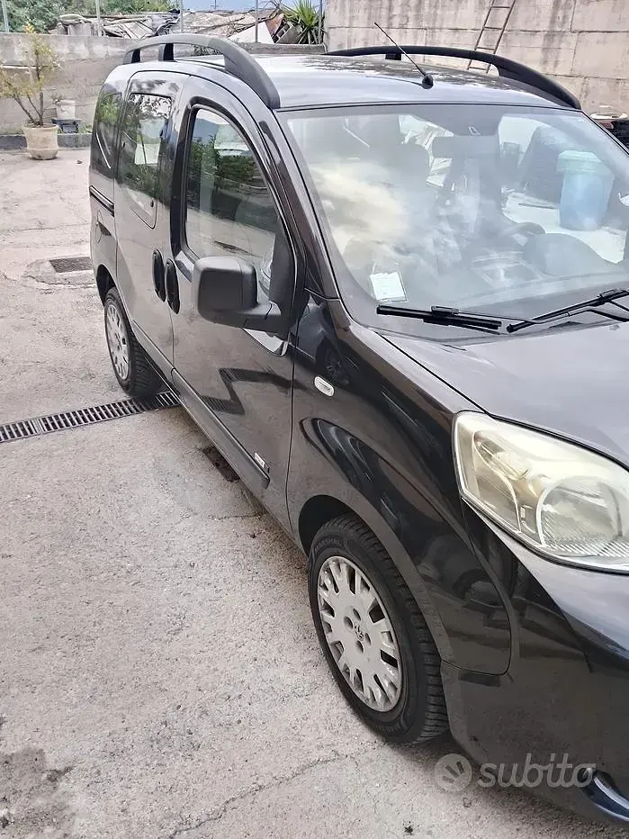 Usata Peugeot Bipper 75 CV (55 kW) 2014 Nero Monovolume
