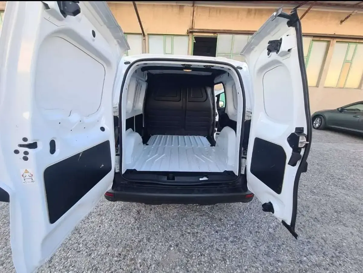 Usata Renault Kangoo Equilibre 116 CV (85 kW) 2023 Bianco Monovolume