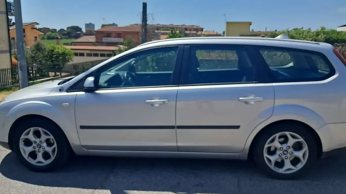 Usata Ford Focus Style 90 CV (66 kW) 2007 Station wagon