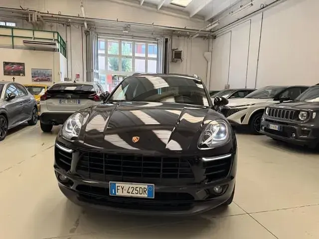 Usata Porsche Macan 258 CV (189 kW) 2017 Nero metallizzato SUV