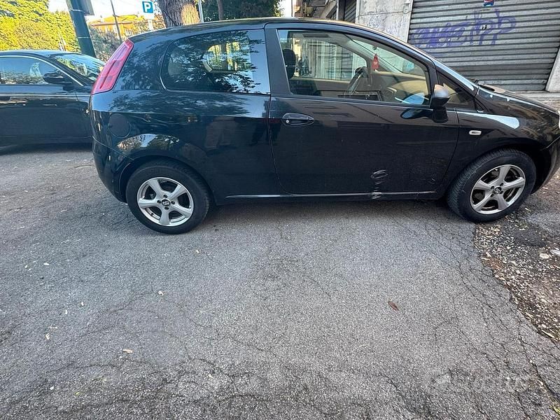 Usata Fiat Punto 80 CV (58 kW) 2007 Nero Utilitaria