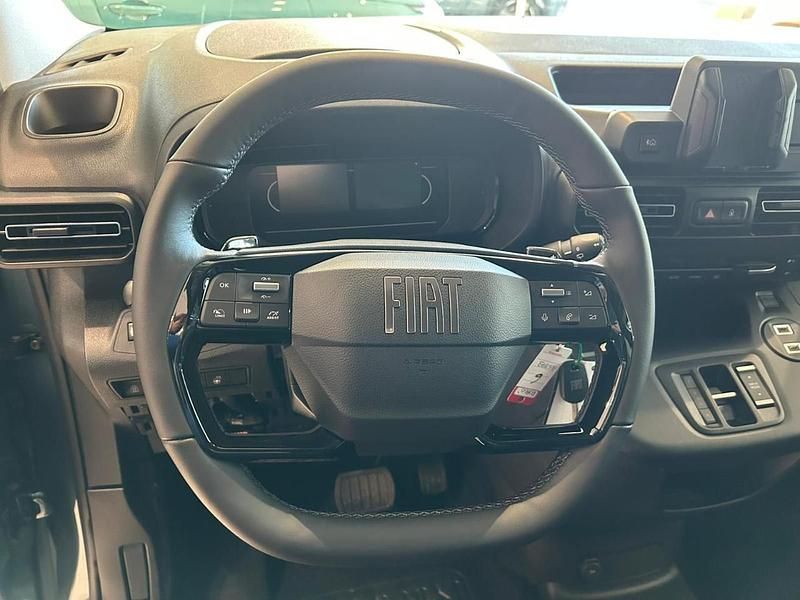 Nuova Fiat Doblò 131 CV (96 kW) 2025 Blu Monovolume