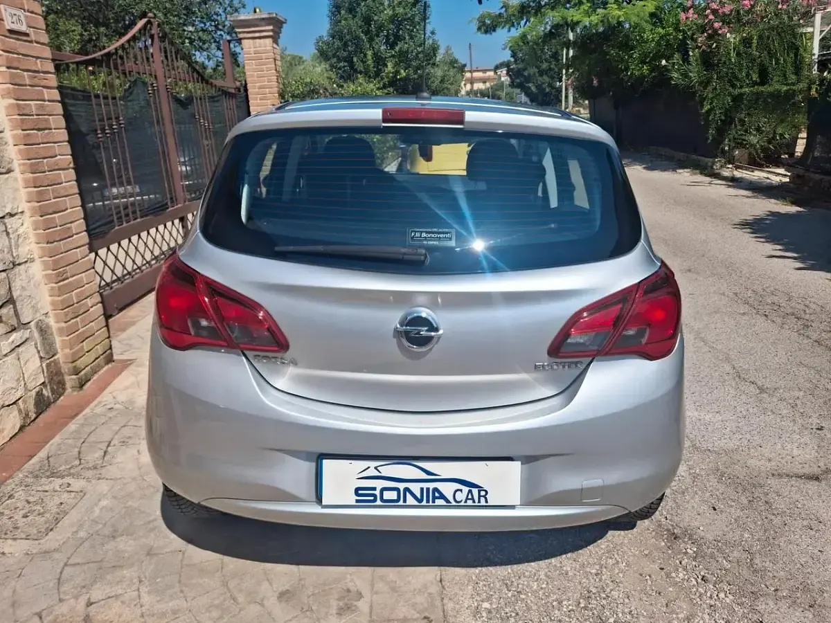 Usata Opel Corsa 90 CV (66 kW) 2019 Argento Utilitaria