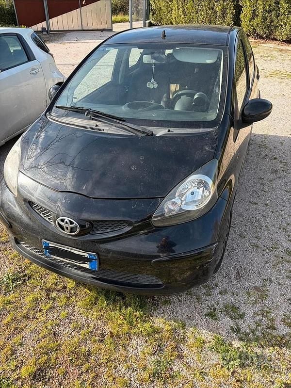Usata Toyota Aygo 68 CV (50 kW) 2009 Nero Utilitaria