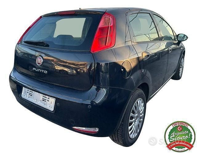Usata Fiat Punto Street 69 CV (50 kW) 2016 Nero Berlina