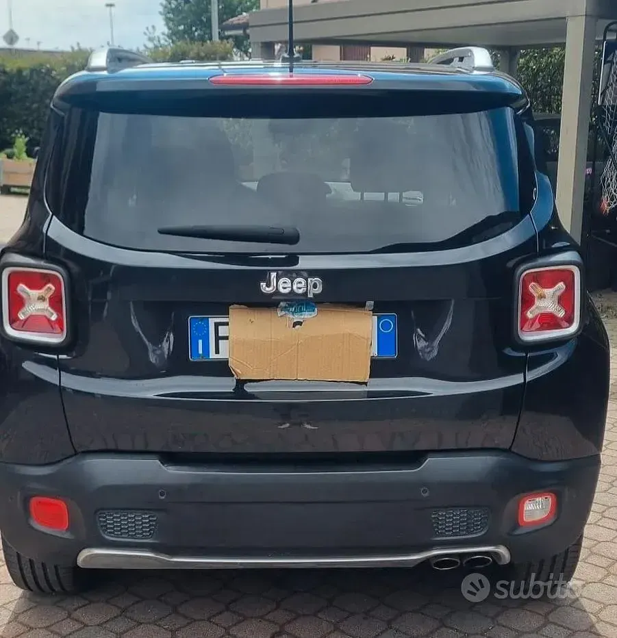 Usata Jeep Renegade Limited 140 CV (102 kW) 2015 Nero SUV