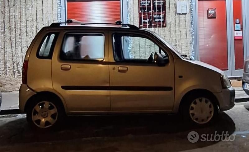 Usata Opel Agila Club 80 CV (58 kW) 2004 Grigio Utilitaria
