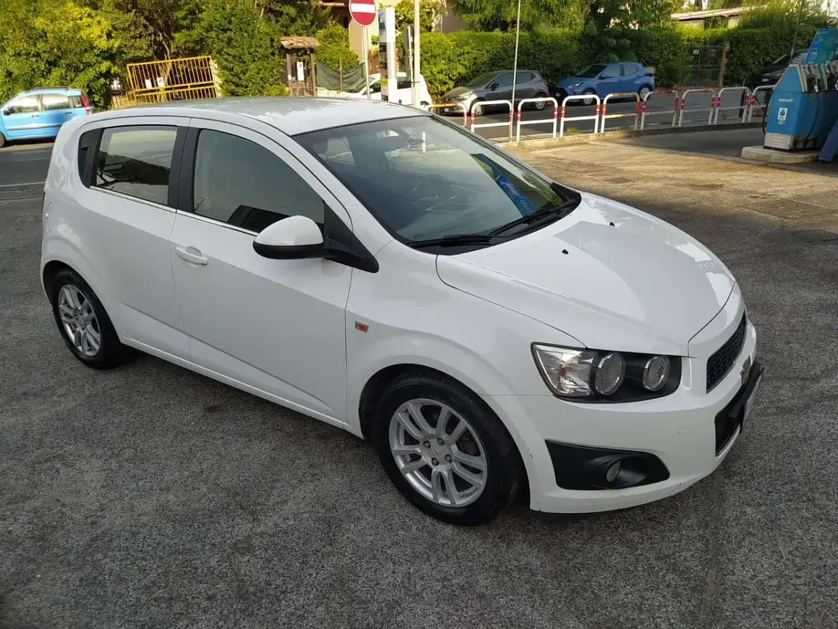 Usata Chevrolet Aveo LT 86 CV (63 kW) 2012 Bianco Berlina
