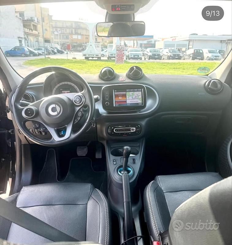 Usata Smart ForFour 90 CV (66 kW) 2019 Nero Utilitaria