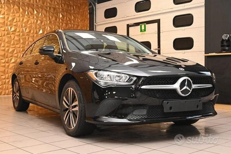 Usata Mercedes CLA250 102 CV (75 kW) 2021 Nero Berlina
